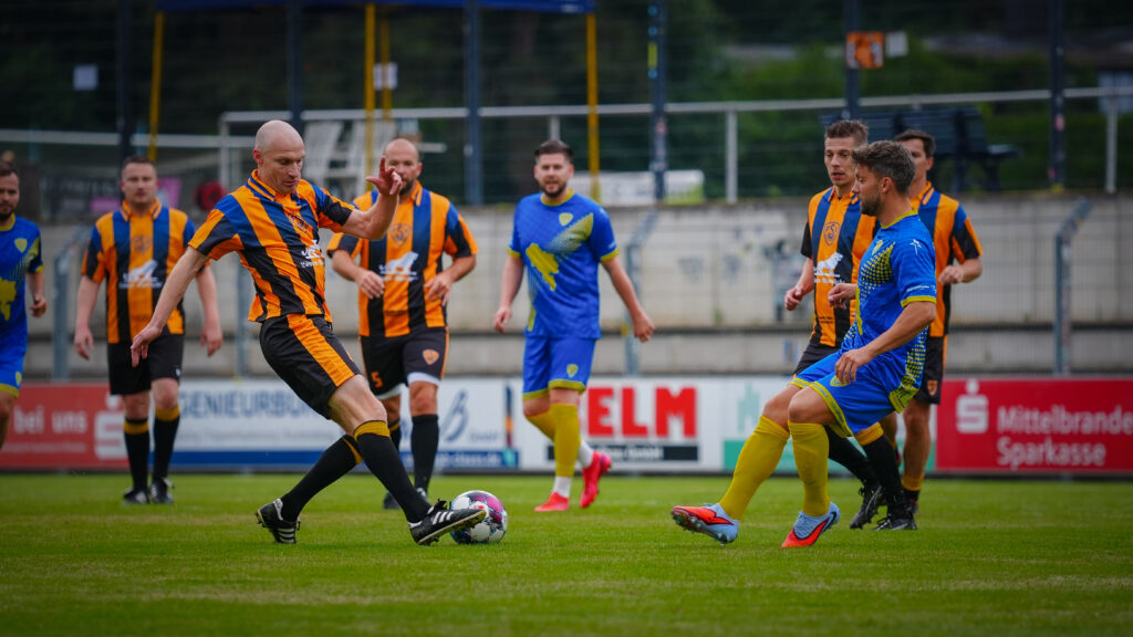Viele Tore und schöner Fußball beim Legendenspiel 19