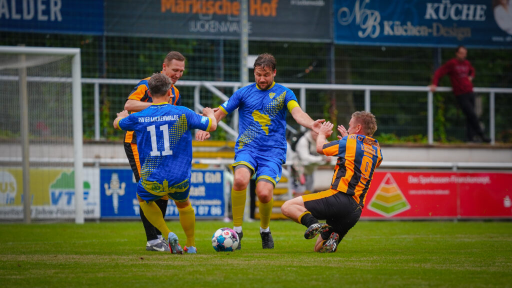 Viele Tore und schöner Fußball beim Legendenspiel 21