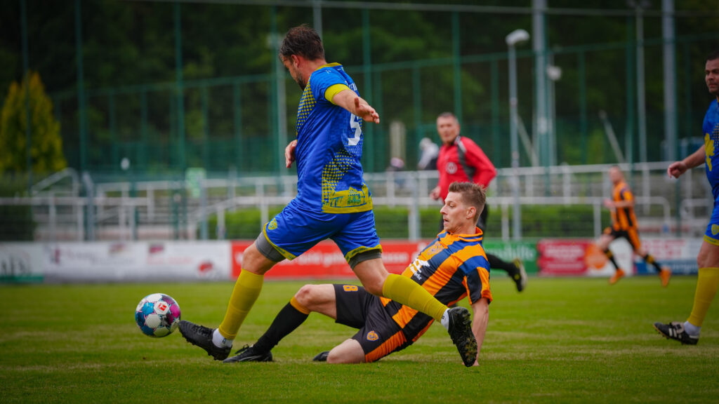 Viele Tore und schöner Fußball beim Legendenspiel 24