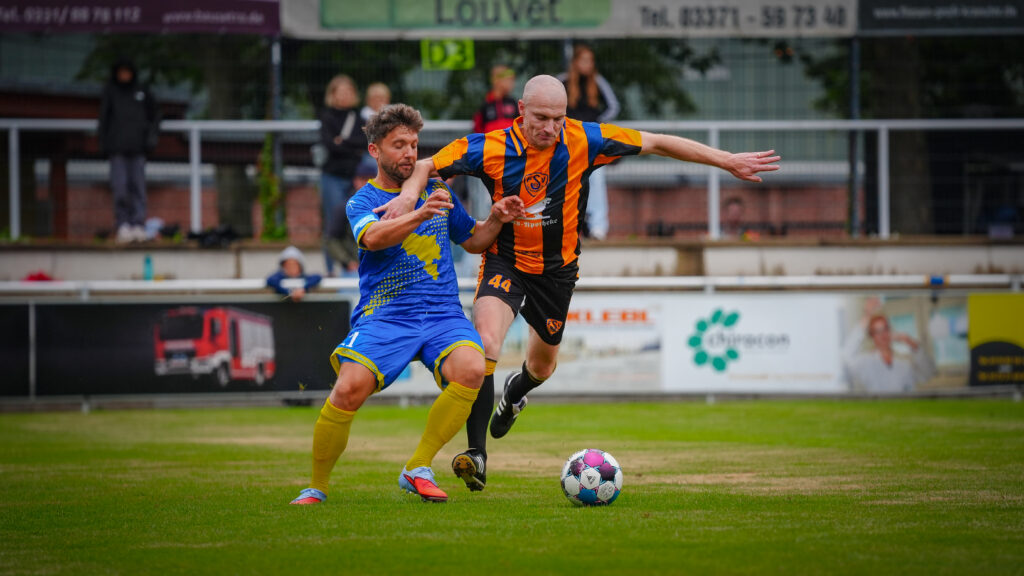 Viele Tore und schöner Fußball beim Legendenspiel 28