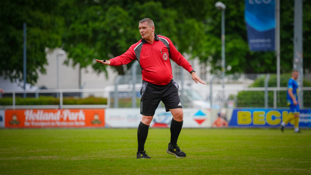 Viele Tore und schöner Fußball beim Legendenspiel 32