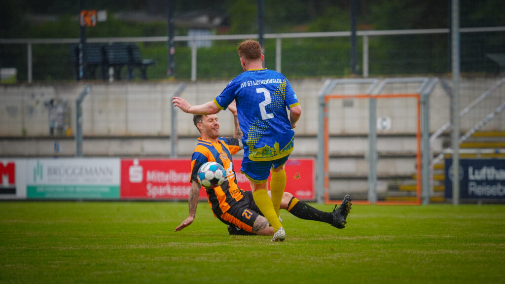 Viele Tore und schöner Fußball beim Legendenspiel 38