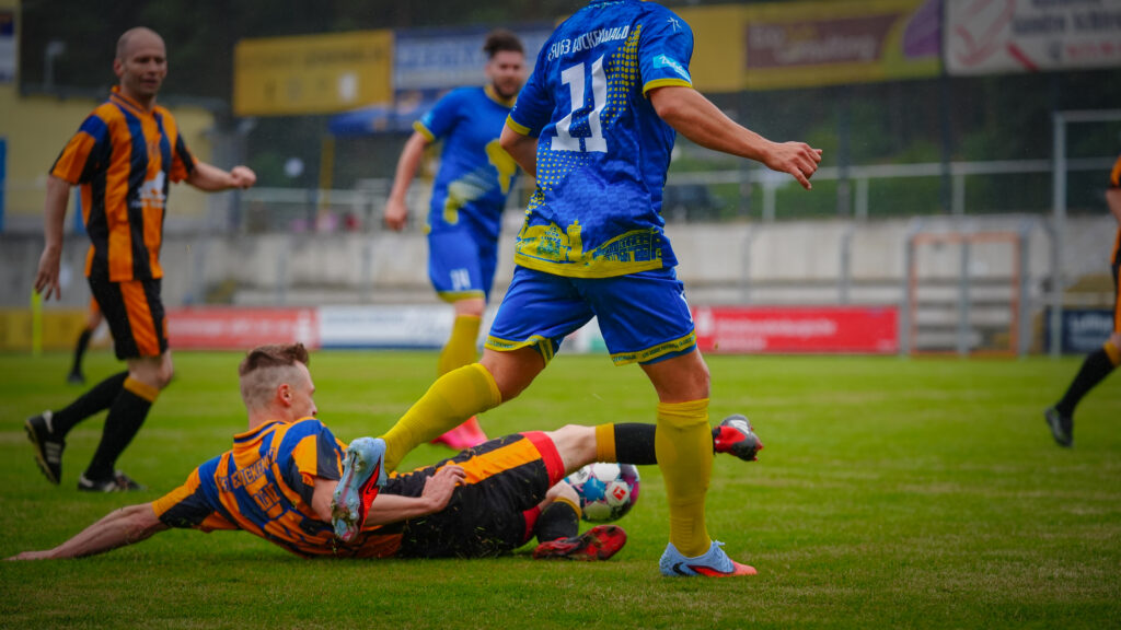 Viele Tore und schöner Fußball beim Legendenspiel 40