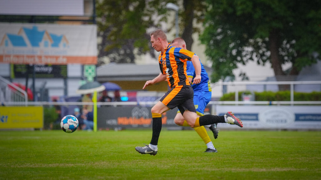 Viele Tore und schöner Fußball beim Legendenspiel 41