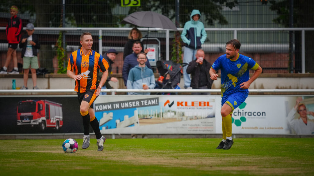 Viele Tore und schöner Fußball beim Legendenspiel 43
