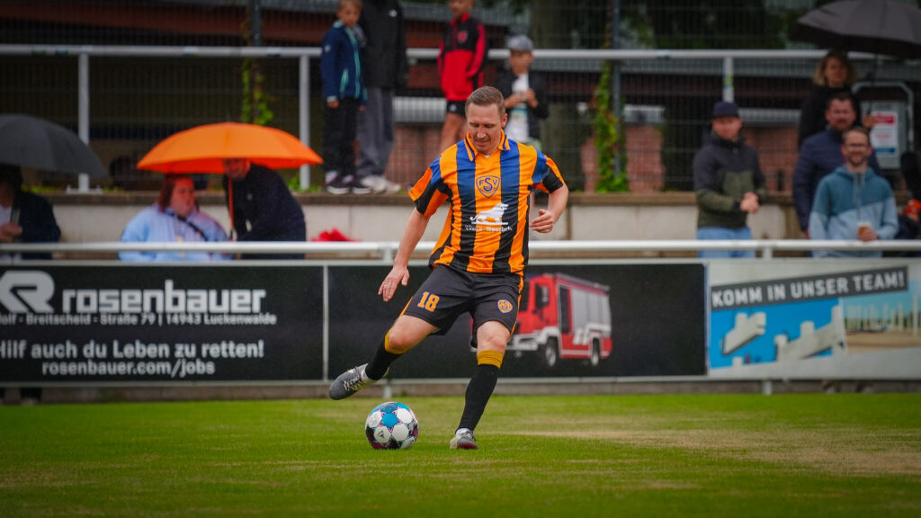 Viele Tore und schöner Fußball beim Legendenspiel 44