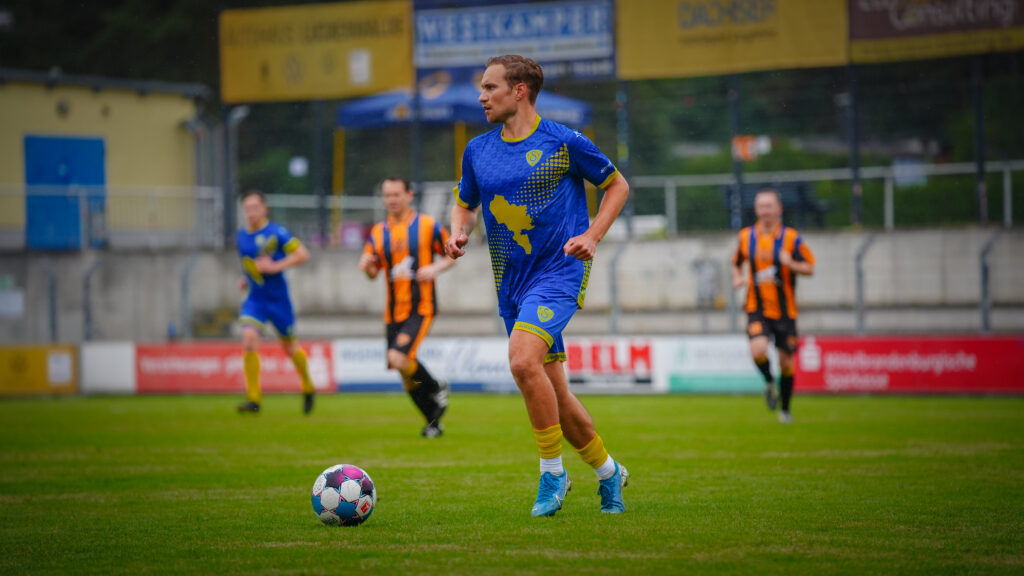 Viele Tore und schöner Fußball beim Legendenspiel 56