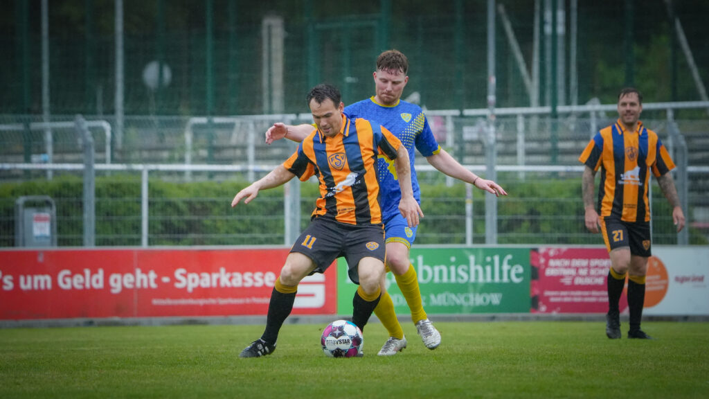 Viele Tore und schöner Fußball beim Legendenspiel 63