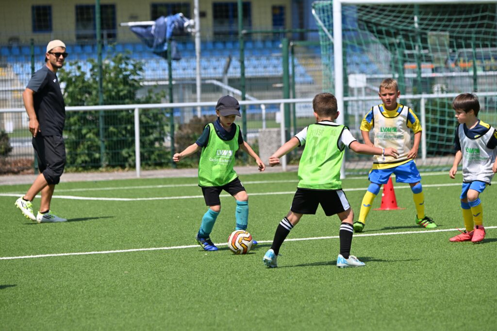 Erfolgreiche vierte Auflage des FSV-Feriencamps ausgebucht 13 Erfolgreiche vierte Auflage des FSV-Feriencamps ausgebucht 13