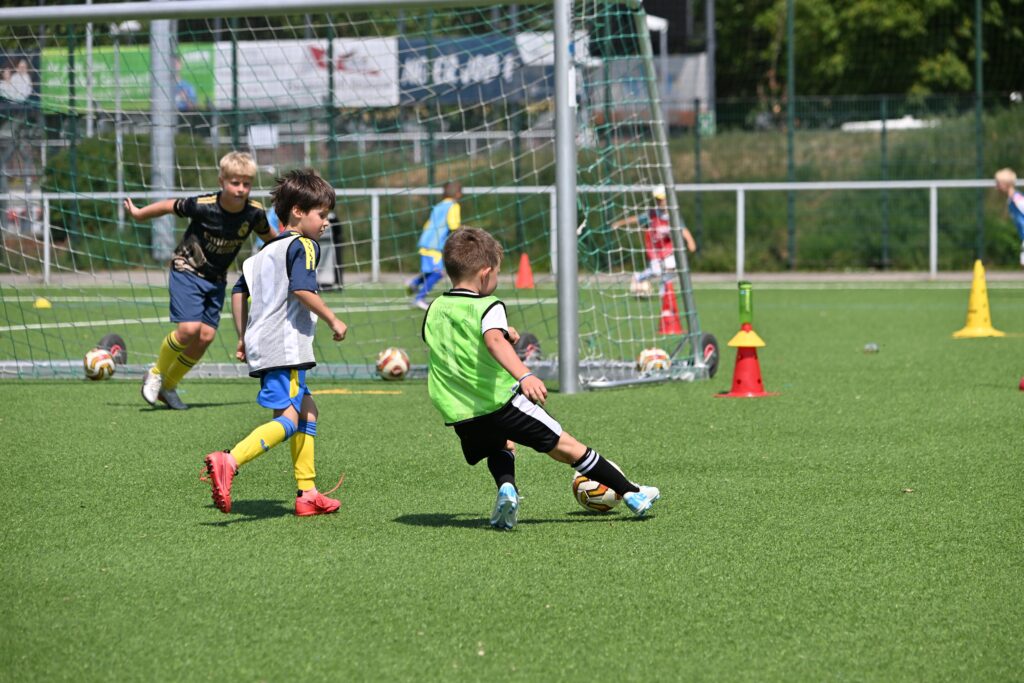 Erfolgreiche vierte Auflage des FSV-Feriencamps ausgebucht 14 Erfolgreiche vierte Auflage des FSV-Feriencamps ausgebucht 14