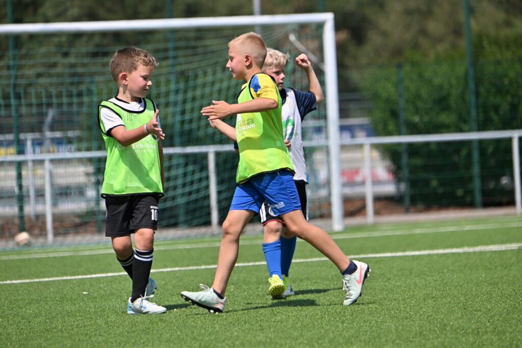 Erfolgreiche vierte Auflage des FSV-Feriencamps ausgebucht 16 Erfolgreiche vierte Auflage des FSV-Feriencamps ausgebucht 16