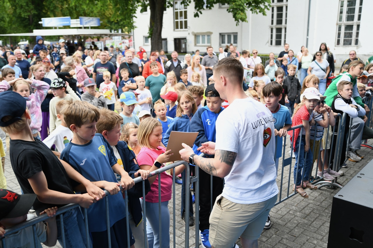 Ein Festival für das FSV-Geschichtsbuch 76 Ein Festival für das FSV-Geschichtsbuch 76
