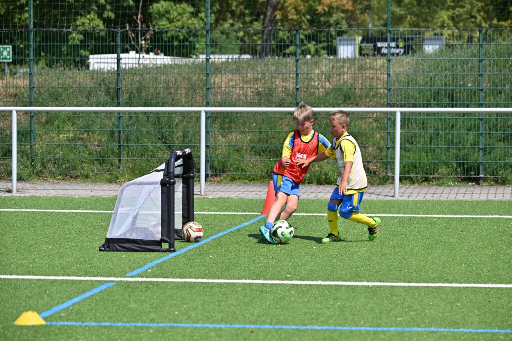 Erfolgreiche vierte Auflage des FSV-Feriencamps ausgebucht 22 Erfolgreiche vierte Auflage des FSV-Feriencamps ausgebucht 22