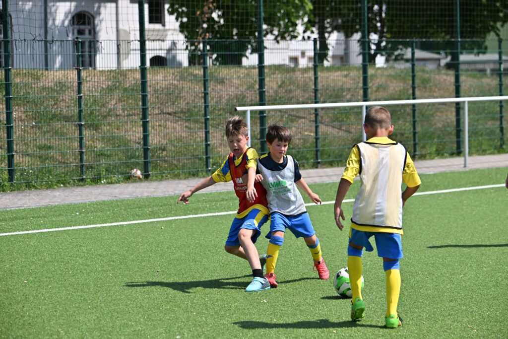 Erfolgreiche vierte Auflage des FSV-Feriencamps ausgebucht 24 Erfolgreiche vierte Auflage des FSV-Feriencamps ausgebucht 24
