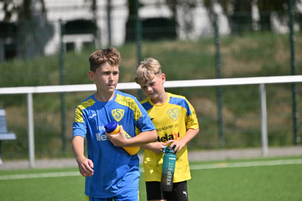 Erfolgreiche vierte Auflage des FSV-Feriencamps ausgebucht 26 Erfolgreiche vierte Auflage des FSV-Feriencamps ausgebucht 26