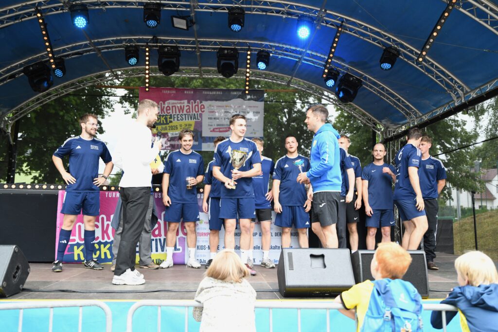 Team um Ronny Körtge gewinnt den 4. Cup der Firmen 129