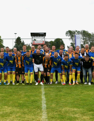 Viele Tore und schöner Fußball beim Legendenspiel 7