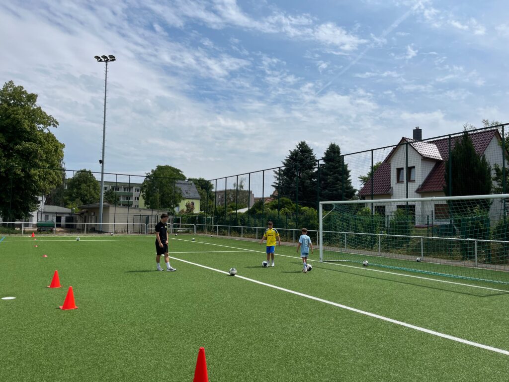 Erfolgreiche vierte Auflage des FSV-Feriencamps ausgebucht 51 Erfolgreiche vierte Auflage des FSV-Feriencamps ausgebucht 51
