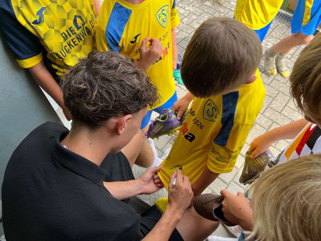 Erfolgreiche vierte Auflage des FSV-Feriencamps ausgebucht 56 Erfolgreiche vierte Auflage des FSV-Feriencamps ausgebucht 56