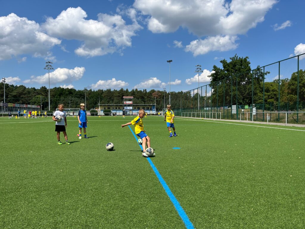Erfolgreiche vierte Auflage des FSV-Feriencamps ausgebucht 47 Erfolgreiche vierte Auflage des FSV-Feriencamps ausgebucht 47
