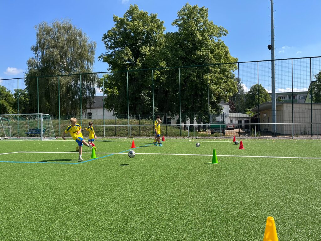 Erfolgreiche vierte Auflage des FSV-Feriencamps ausgebucht 43 Erfolgreiche vierte Auflage des FSV-Feriencamps ausgebucht 43