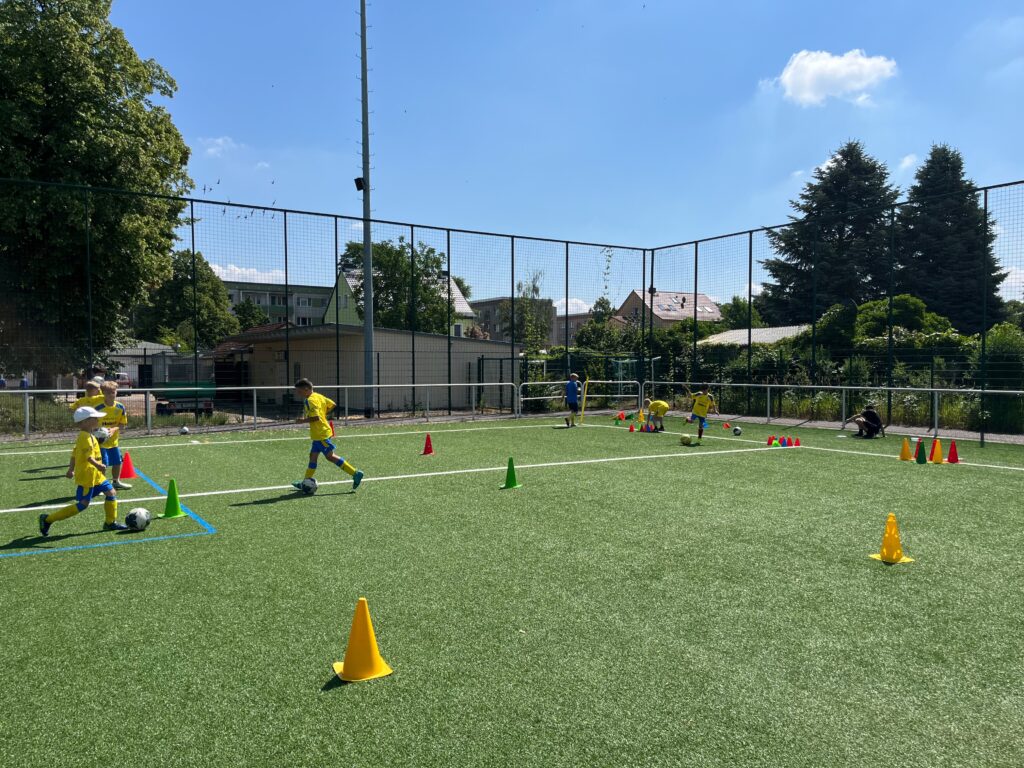 Erfolgreiche vierte Auflage des FSV-Feriencamps ausgebucht 42 Erfolgreiche vierte Auflage des FSV-Feriencamps ausgebucht 42