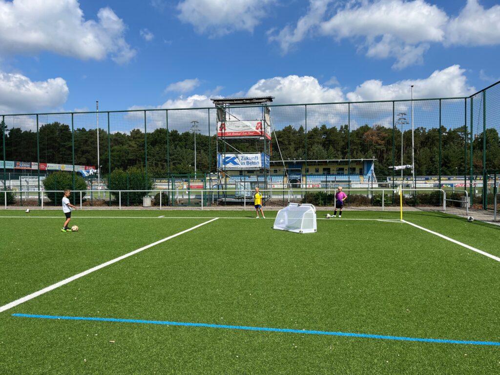 Erfolgreiche vierte Auflage des FSV-Feriencamps ausgebucht 39 Erfolgreiche vierte Auflage des FSV-Feriencamps ausgebucht 39