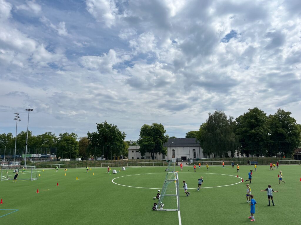 Erfolgreiche vierte Auflage des FSV-Feriencamps ausgebucht 34 Erfolgreiche vierte Auflage des FSV-Feriencamps ausgebucht 34