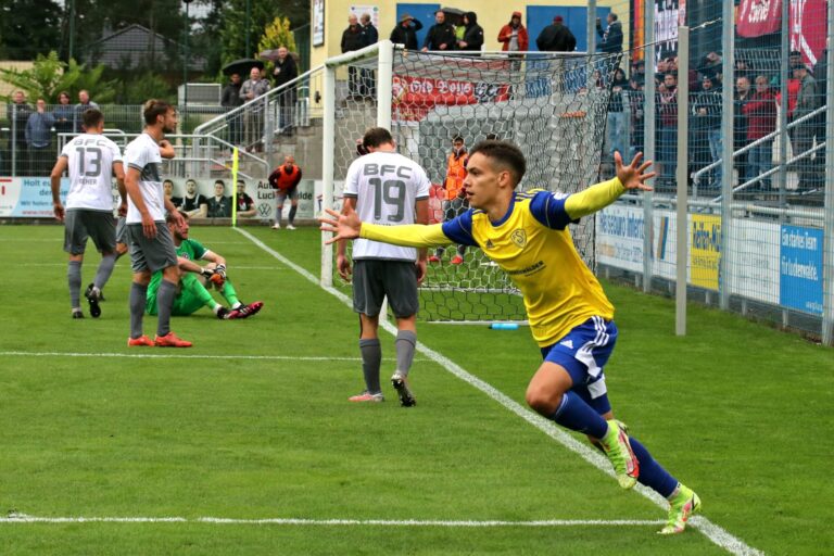 Die ersten Bundesliga-Minuten für Frederik Schmahl 1