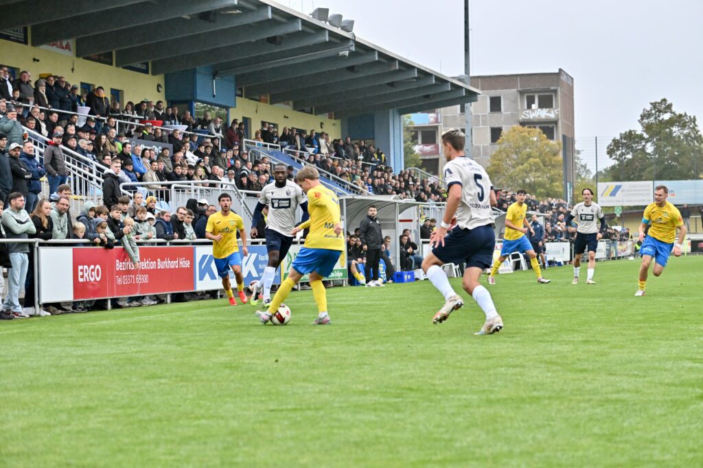 Trotz ansprechender Leistung auch im 17. Duell keine Punkte gegen den FC Carl Zeiss Jena 23 Trotz ansprechender Leistung auch im 17. Duell keine Punkte gegen den FC Carl Zeiss Jena 23