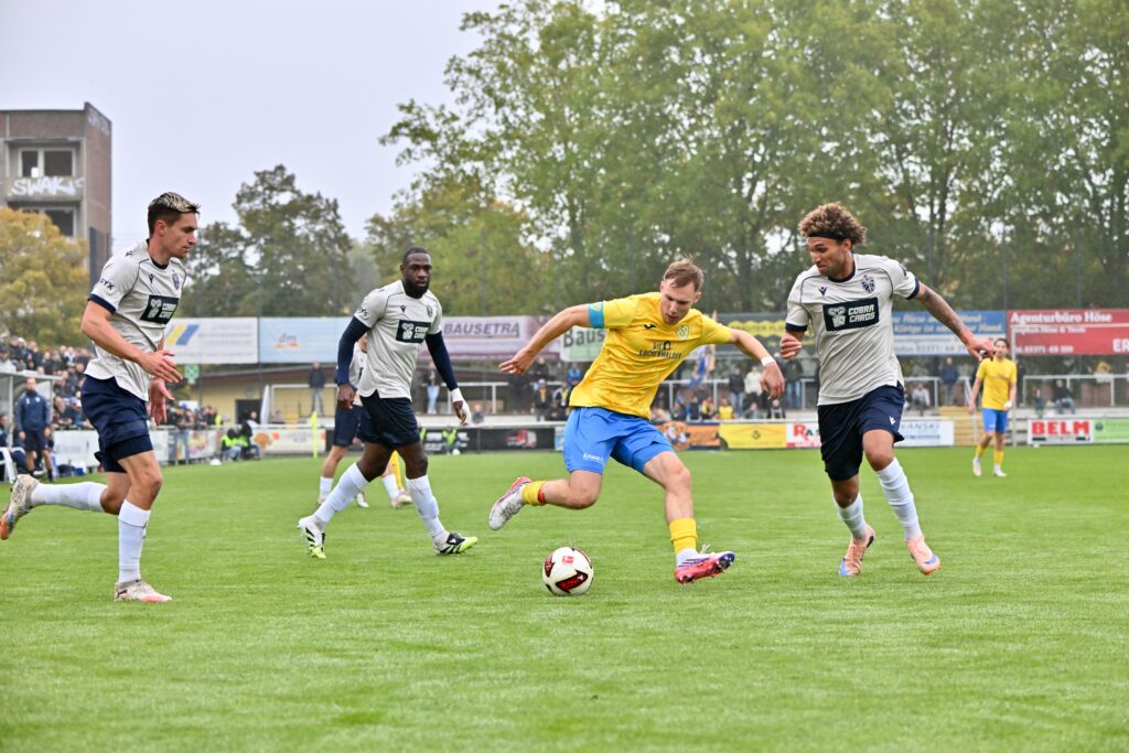 Trotz ansprechender Leistung auch im 17. Duell keine Punkte gegen den FC Carl Zeiss Jena 24 Trotz ansprechender Leistung auch im 17. Duell keine Punkte gegen den FC Carl Zeiss Jena 24