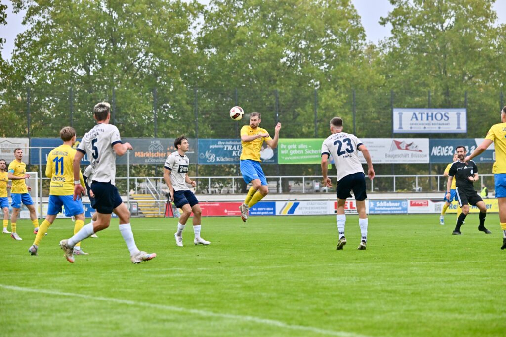 Trotz ansprechender Leistung auch im 17. Duell keine Punkte gegen den FC Carl Zeiss Jena 27 Trotz ansprechender Leistung auch im 17. Duell keine Punkte gegen den FC Carl Zeiss Jena 27