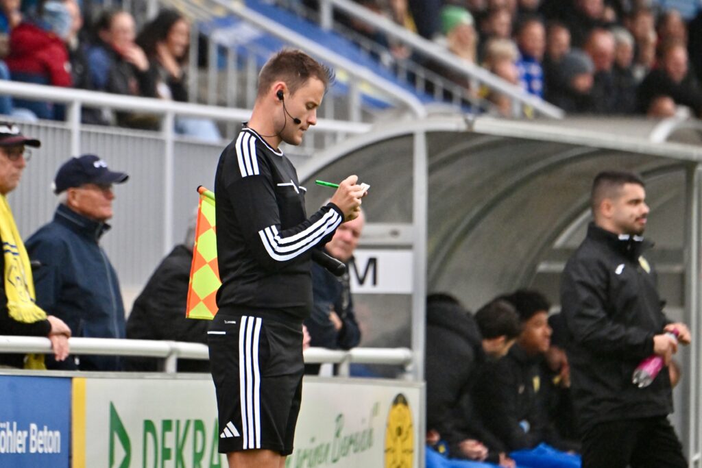 Trotz ansprechender Leistung auch im 17. Duell keine Punkte gegen den FC Carl Zeiss Jena 29 Trotz ansprechender Leistung auch im 17. Duell keine Punkte gegen den FC Carl Zeiss Jena 29