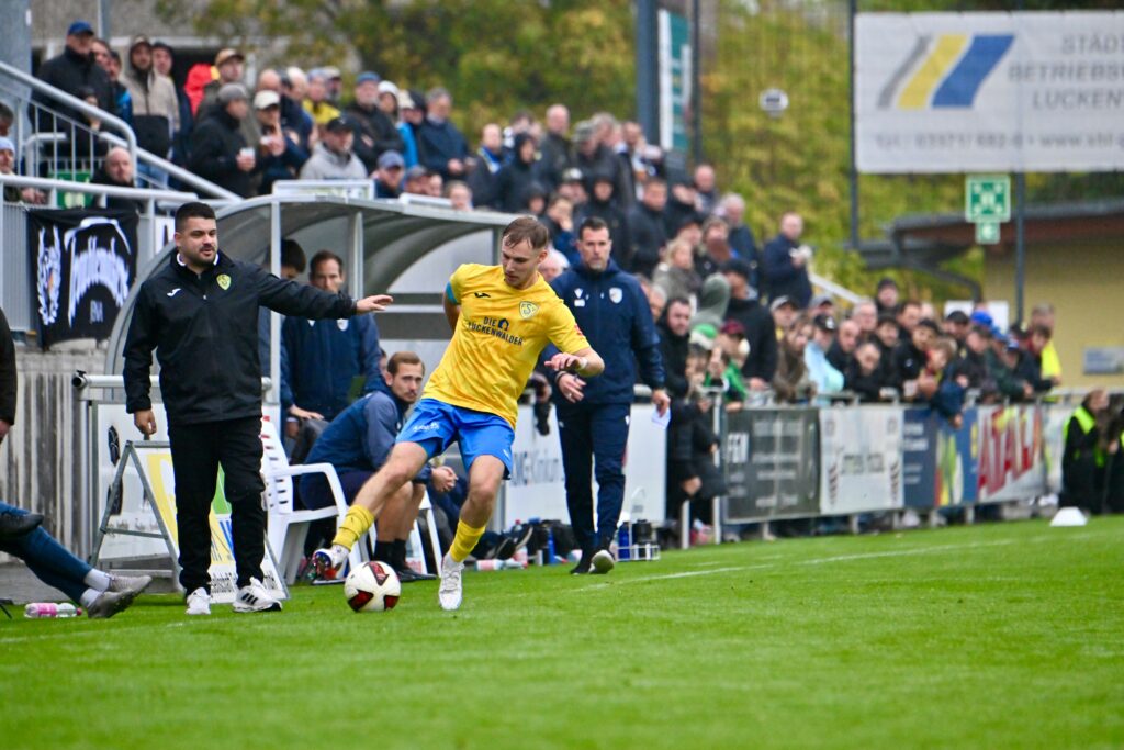 Trotz ansprechender Leistung auch im 17. Duell keine Punkte gegen den FC Carl Zeiss Jena 42 Trotz ansprechender Leistung auch im 17. Duell keine Punkte gegen den FC Carl Zeiss Jena 42