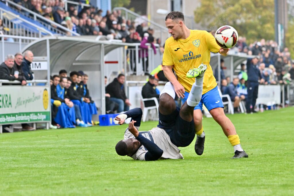 Trotz ansprechender Leistung auch im 17. Duell keine Punkte gegen den FC Carl Zeiss Jena 46 Trotz ansprechender Leistung auch im 17. Duell keine Punkte gegen den FC Carl Zeiss Jena 46
