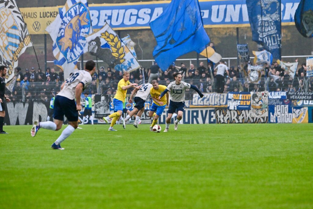 Trotz ansprechender Leistung auch im 17. Duell keine Punkte gegen den FC Carl Zeiss Jena 50 Trotz ansprechender Leistung auch im 17. Duell keine Punkte gegen den FC Carl Zeiss Jena 50