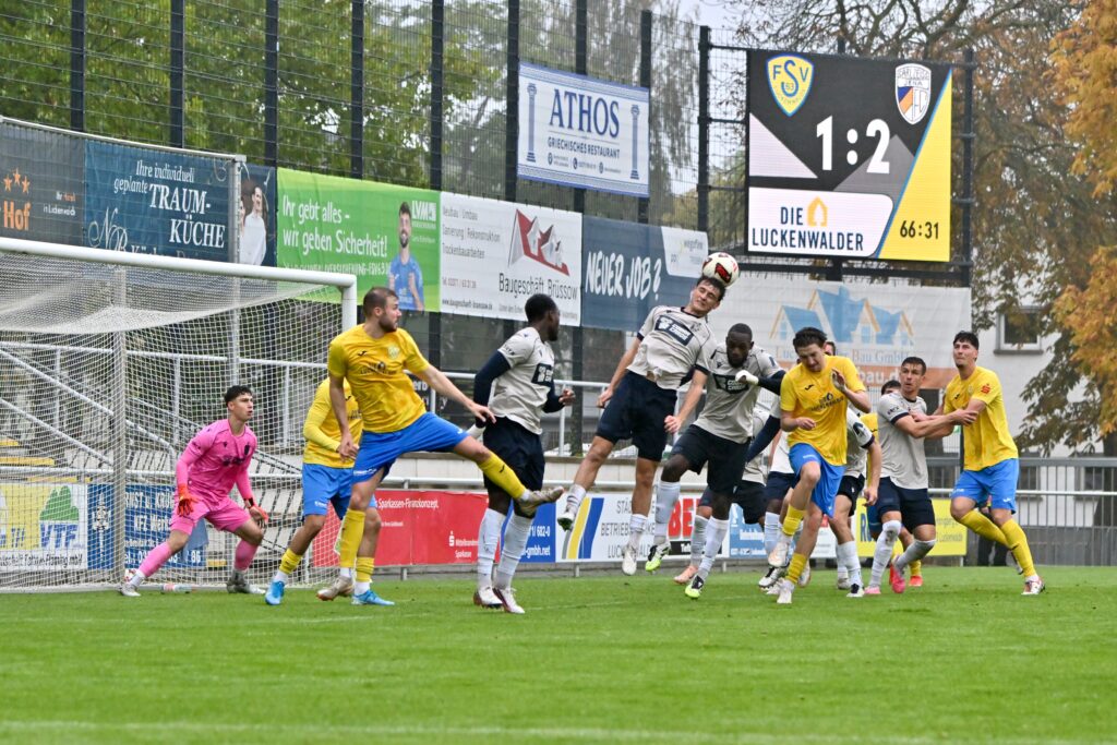 Trotz ansprechender Leistung auch im 17. Duell keine Punkte gegen den FC Carl Zeiss Jena 64 Trotz ansprechender Leistung auch im 17. Duell keine Punkte gegen den FC Carl Zeiss Jena 64