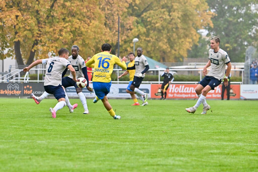 Trotz ansprechender Leistung auch im 17. Duell keine Punkte gegen den FC Carl Zeiss Jena 10 Trotz ansprechender Leistung auch im 17. Duell keine Punkte gegen den FC Carl Zeiss Jena 10