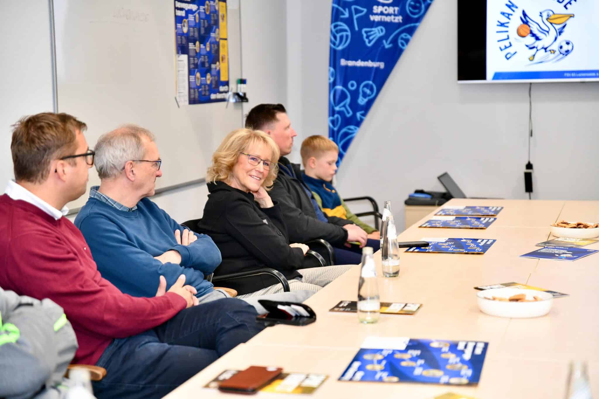 Start für SPORT VERNETZT und die Dachmarke PELIKAN-BANDE 16