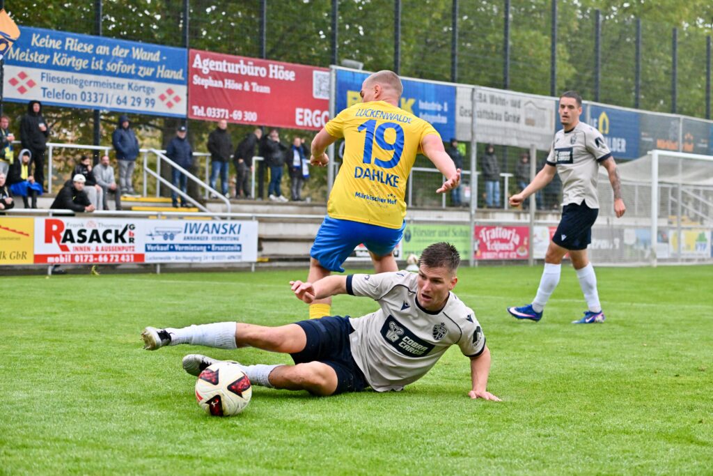 Trotz ansprechender Leistung auch im 17. Duell keine Punkte gegen den FC Carl Zeiss Jena 80 Trotz ansprechender Leistung auch im 17. Duell keine Punkte gegen den FC Carl Zeiss Jena 80